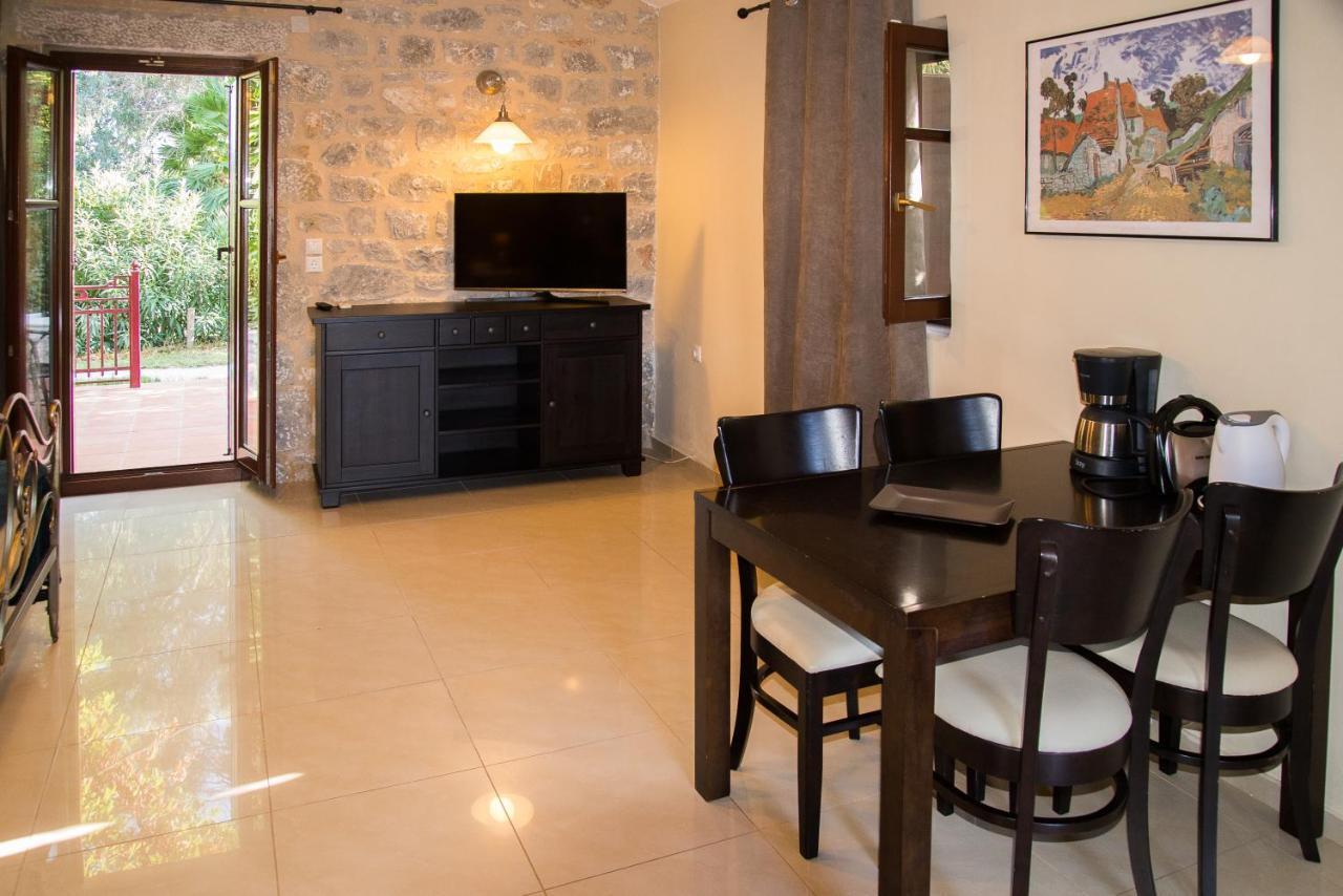 Villa Ktima Petalea à Gythio Extérieur photo