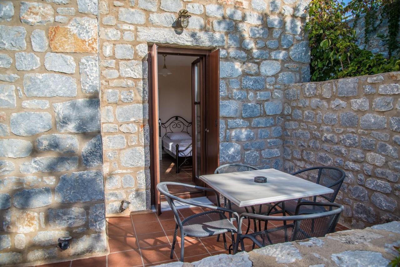 Villa Ktima Petalea à Gythio Extérieur photo